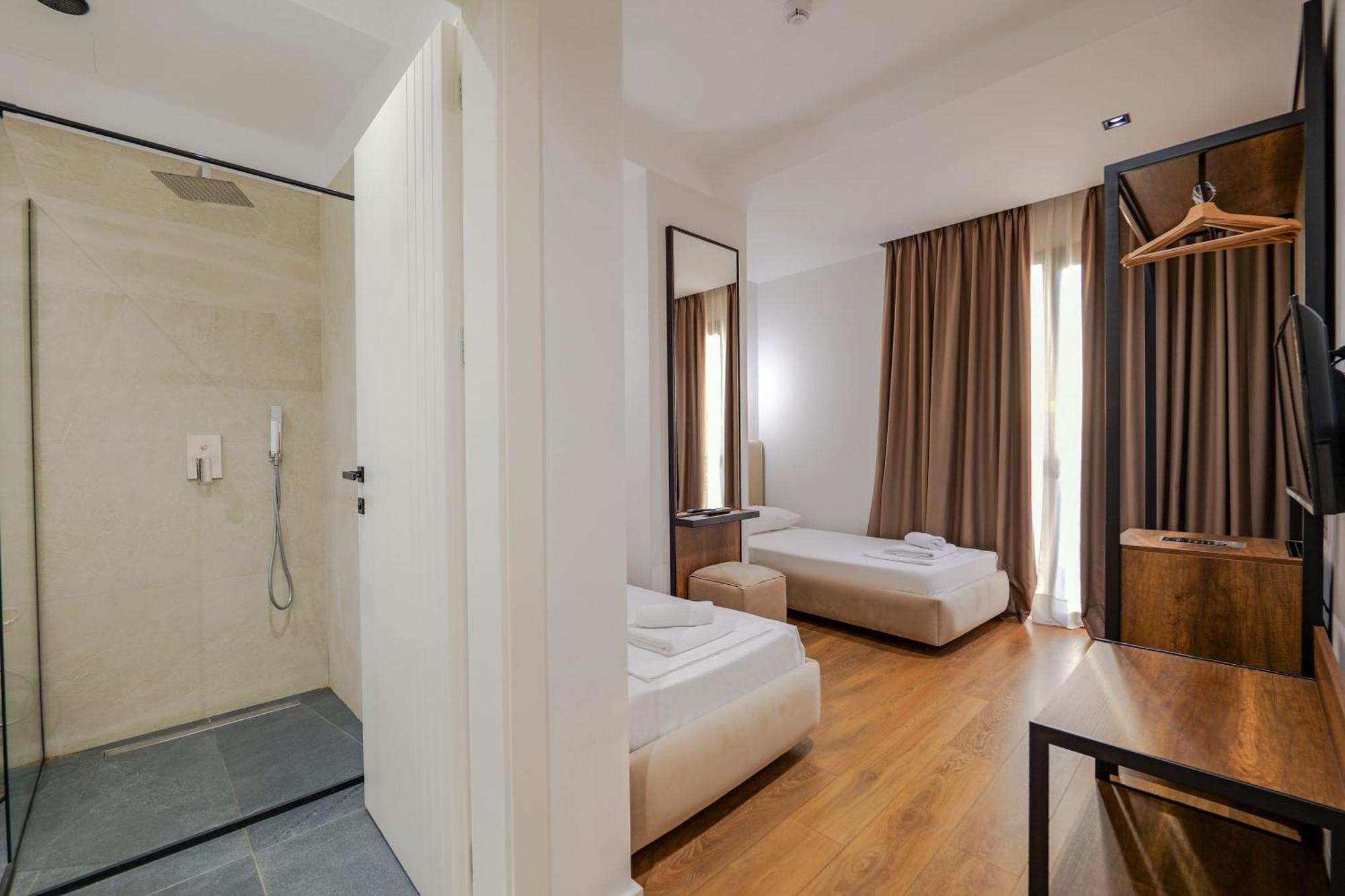 Hotel Central Vlorë Exteriör bild