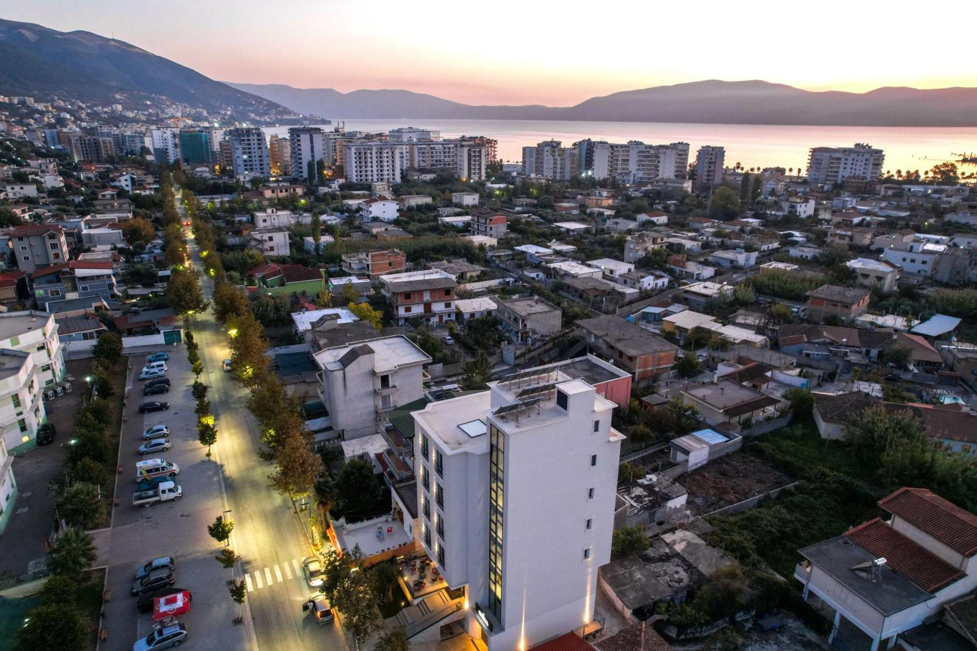 Hotel Central Vlorë Exteriör bild
